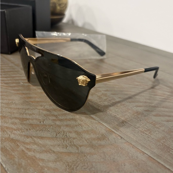 Versace Women’s Aviator VE2161-100286, Gold Metal, Black Shield - Picture 7 of 16